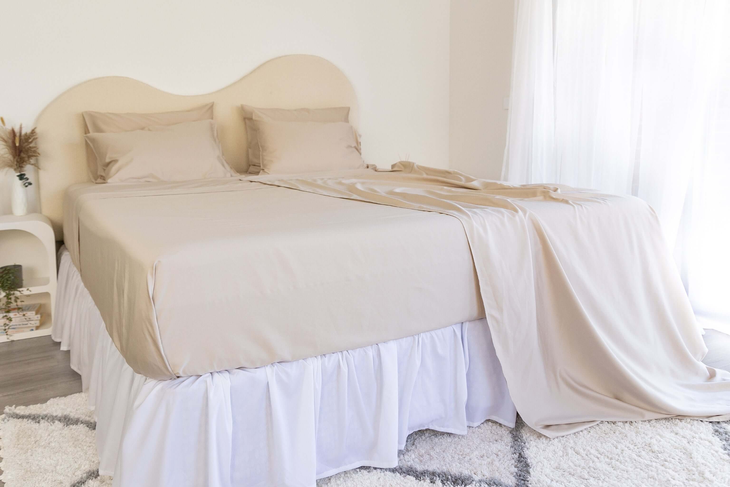 King/Queen Bamboo Cotton sheet set in beige styled on bed