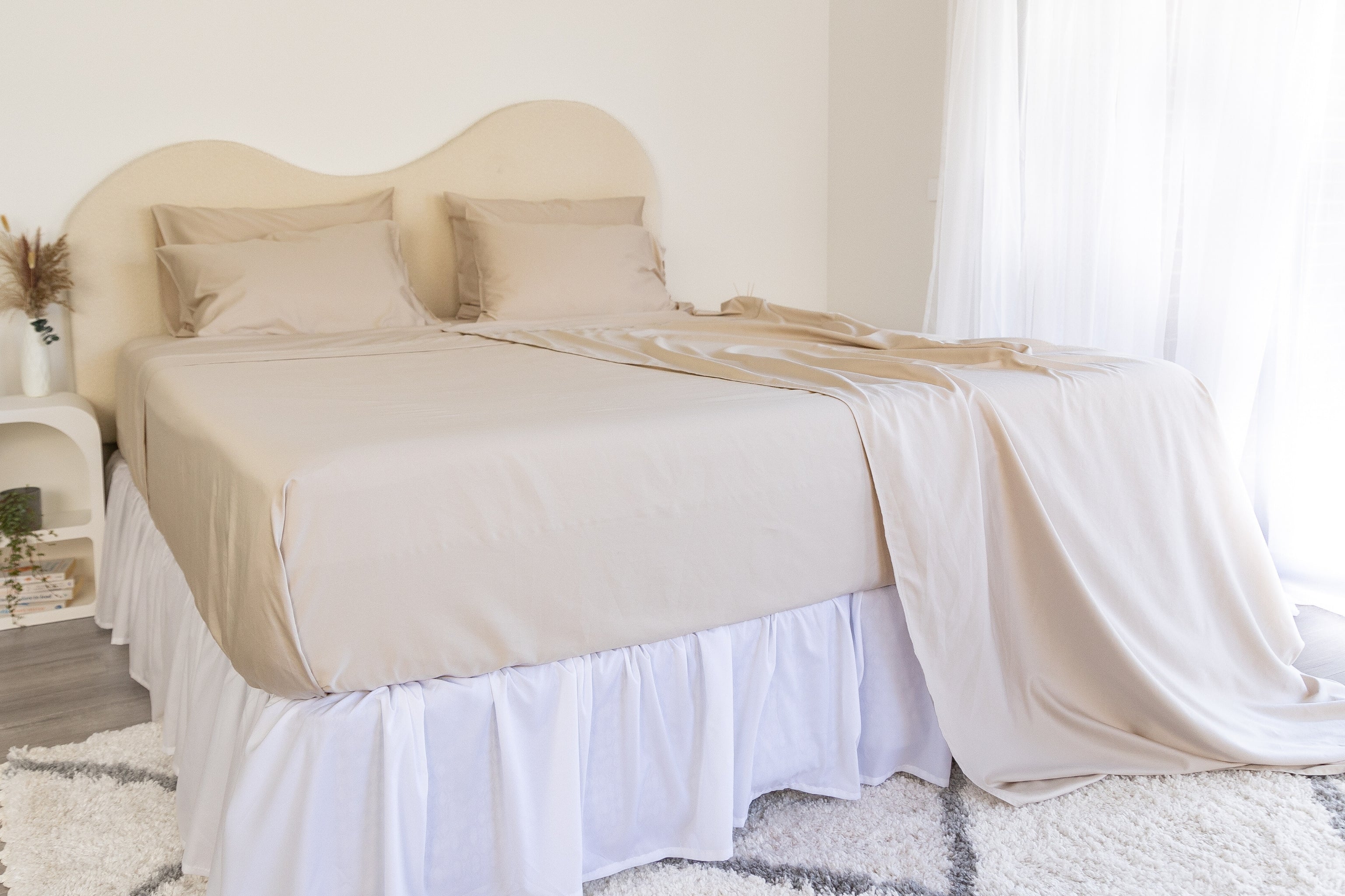 King/Queen Bamboo Cotton sheet set in beige styled on bed
